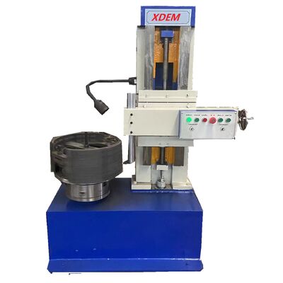 XDEM เครื่องปรับรูปลักษณ์กลองเบรคกลองเบรค เครื่องเจาะกลอง T8370 Track Pin Press ร้านซ่อมรถยนต์