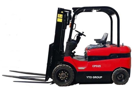 YTO 2.5ton Logistics เครื่องจักรกลรถยกขับเคลื่อนด้วยความสูงในการยก 5 เมตร