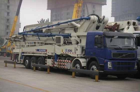 1800r / นาที 52m รถปั๊มคอนกรีตเครื่องจักรก่อสร้างถนน